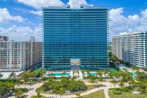 Condominio en venta en Bal Harbour, Florida, 3 dormitorios, 276.01 m2 № 1233678 - foto 1