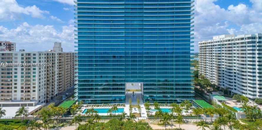 Condominio en Bal Harbour, Florida, 3 dormitorios  № 1233678