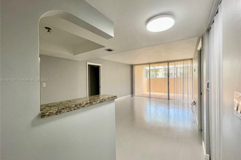 Copropriété à vendre à Miami, Floride: 2 chambres, 86.12 m2 № 1233677 - photo 9