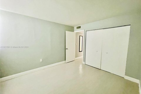 Copropriété à vendre à Miami, Floride: 2 chambres, 86.12 m2 № 1233677 - photo 23