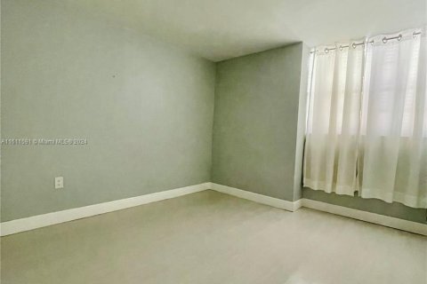 Condo in Miami, Florida, 2 bedrooms  № 1233677 - photo 14