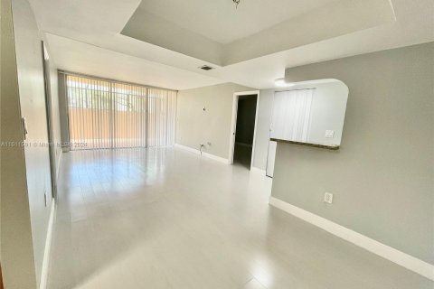 Copropriété à vendre à Miami, Floride: 2 chambres, 86.12 m2 № 1233677 - photo 4