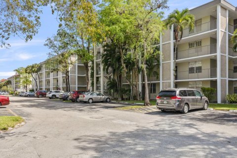 Condominio en venta en Lauderdale Lakes, Florida, 2 dormitorios, 89.19 m2 № 1100708 - foto 13