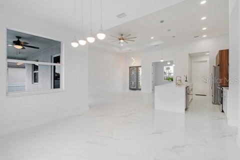 Villa ou maison à vendre à Cape Coral, Floride: 3 chambres, 166.76 m2 № 1363207 - photo 28