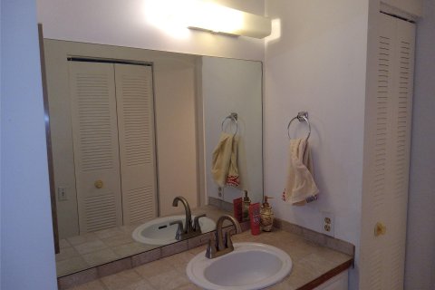 Condominio en venta en Tamarac, Florida, 1 dormitorio, 69.68 m2 № 860248 - foto 11