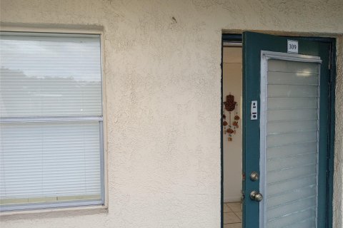 Condominio en venta en Tamarac, Florida, 1 dormitorio, 69.68 m2 № 860248 - foto 19
