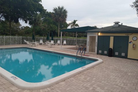 Condominio en venta en Tamarac, Florida, 1 dormitorio, 69.68 m2 № 860248 - foto 5