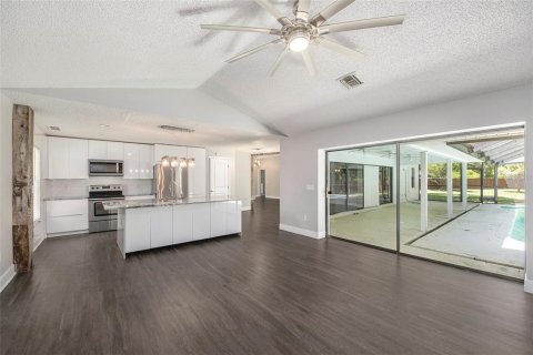 Casa en venta en Lutz, Florida, 4 dormitorios, 198.44 m2 № 1131288 - foto 10