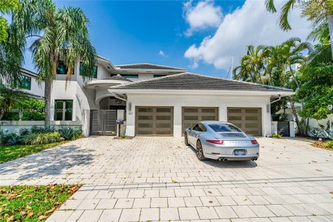 House in Fort Lauderdale, Florida 5 bedrooms, 451.32 sq.m. № 1208497 - photo 8