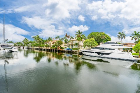 House in Fort Lauderdale, Florida 5 bedrooms, 451.32 sq.m. № 1208497 - photo 13