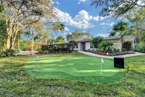 Villa ou maison à vendre à Davie, Floride: 8 chambres, 261.06 m2 № 784040 - photo 12