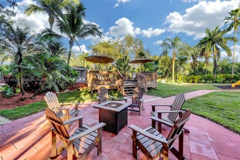 Villa ou maison à vendre à Davie, Floride: 8 chambres, 261.06 m2 № 784040 - photo 16