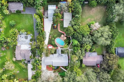 Villa ou maison à vendre à Davie, Floride: 8 chambres, 261.06 m2 № 784040 - photo 6