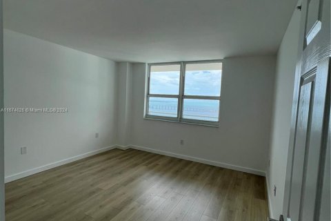 Condo in Miami, Florida, 1 bedroom  № 1398200 - photo 5