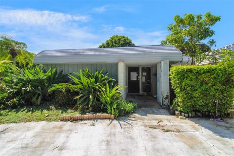 Villa ou maison à vendre à Tamarac, Floride: 2 chambres, 201.69 m2 № 1398249 - photo 17