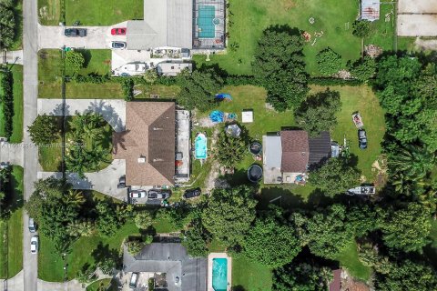 Casa en venta en Davie, Florida, 5 dormitorios, 516.35 m2 № 1364088 - foto 1