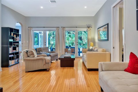 Casa en venta en Coral Gables, Florida, 4 dormitorios, 251.77 m2 № 1362774 - foto 11