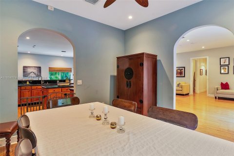 Villa ou maison à vendre à Coral Gables, Floride: 4 chambres, 251.77 m2 № 1362774 - photo 15