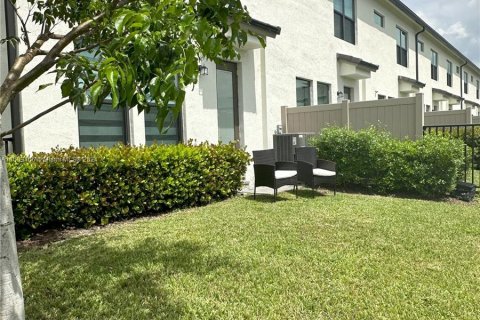 Townhouse in Oakland Park, Florida 3 bedrooms, 162.95 sq.m. № 1362781 - photo 12