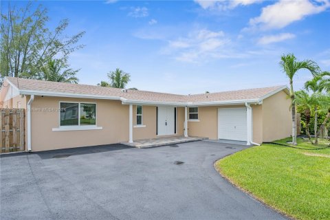 Casa en venta en Cutler Bay, Florida, 4 dormitorios, 180.79 m2 № 1362495 - foto 4