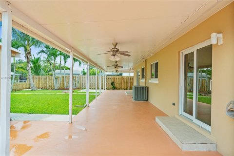 Villa ou maison à vendre à Cutler Bay, Floride: 4 chambres, 180.79 m2 № 1362495 - photo 19