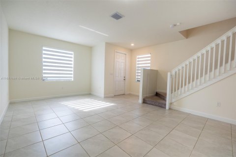 Touwnhouse à vendre à Hialeah, Floride: 3 chambres, 143.07 m2 № 1403017 - photo 5