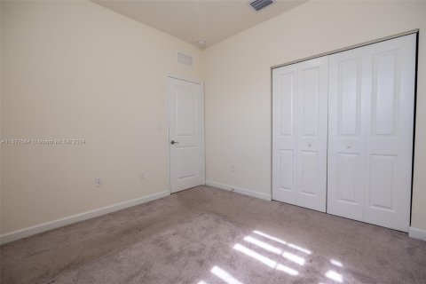 Townhouse in Hialeah, Florida 3 bedrooms, 143.07 sq.m. № 1403017 - photo 21