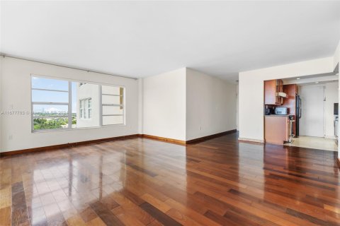 Condominio en venta en Miami, Florida, 1 dormitorio, 79.99 m2 № 1403023 - foto 3