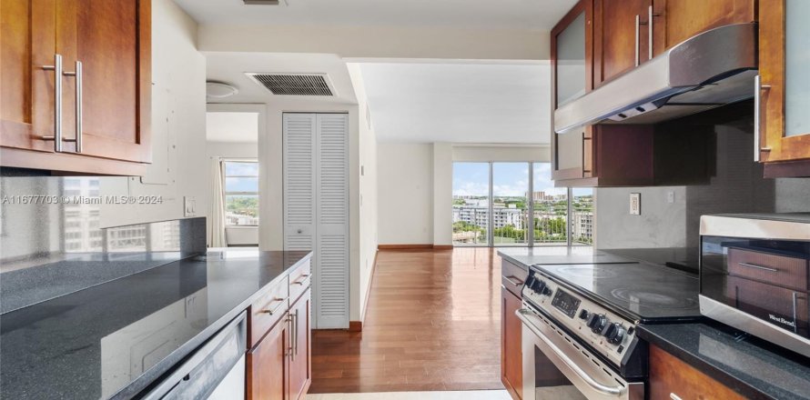 Condo in Miami, Florida, 1 bedroom  № 1403023