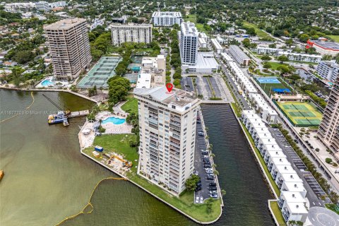 Condo in Miami, Florida, 1 bedroom  № 1403023 - photo 20