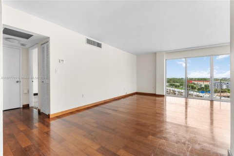 Condominio en venta en Miami, Florida, 1 dormitorio, 79.99 m2 № 1403023 - foto 7