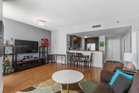 Condo in Miami Beach, Florida, 1 bedroom  № 1097399 - photo 25