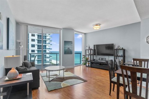 Copropriété à vendre à Miami Beach, Floride: 1 chambre, 81.85 m2 № 1097399 - photo 11