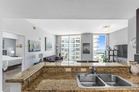 Condominio en venta en Miami Beach, Florida, 1 dormitorio, 81.85 m2 № 1097399 - foto 19