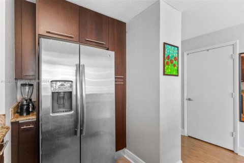 Condo in Miami Beach, Florida, 1 bedroom  № 1097399 - photo 23