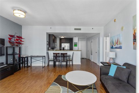 Condo in Miami Beach, Florida, 1 bedroom  № 1097399 - photo 8