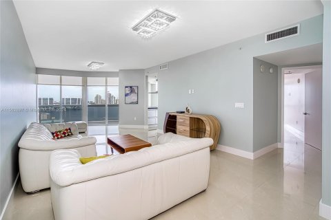 Condo in Sunny Isles Beach, Florida, 2 bedrooms  № 1097353 - photo 5