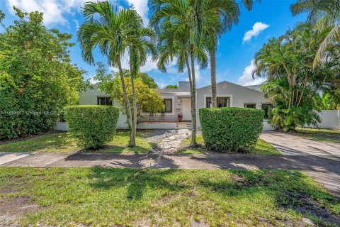 Villa ou maison à vendre à Miami, Floride: 2 chambres, 131.55 m2 № 1365334 - photo 1