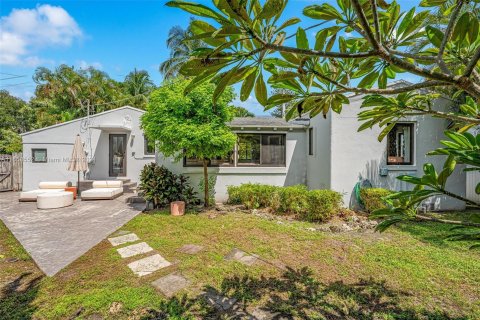 Villa ou maison à vendre à Miami, Floride: 2 chambres, 131.55 m2 № 1365334 - photo 14