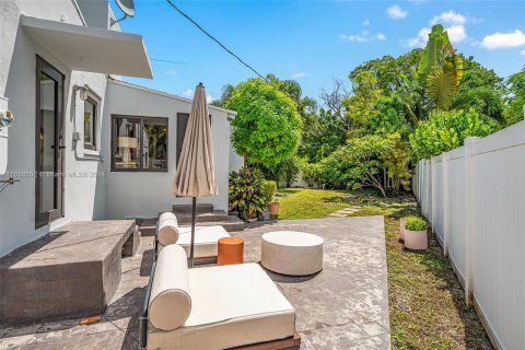 Casa en venta en Miami, Florida, 2 dormitorios, 131.55 m2 № 1365334 - foto 13