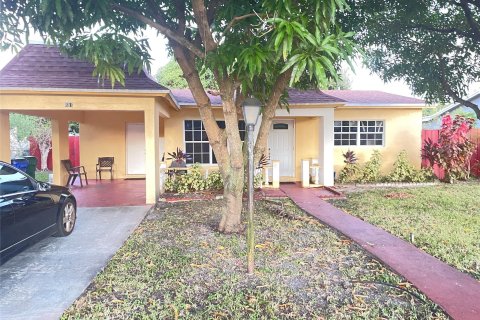 House in Margate, Florida 2 bedrooms, 143.26 sq.m. № 828076 - photo 23