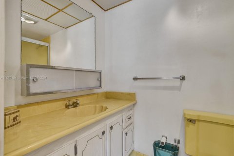 Copropriété à vendre à Hallandale Beach, Floride: 2 chambres, 101.45 m2 № 1179302 - photo 26