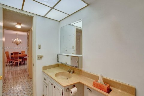 Copropriété à vendre à Hallandale Beach, Floride: 2 chambres, 101.45 m2 № 1179302 - photo 17