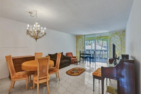 Copropriété à vendre à Hallandale Beach, Floride: 2 chambres, 101.45 m2 № 1179302 - photo 8