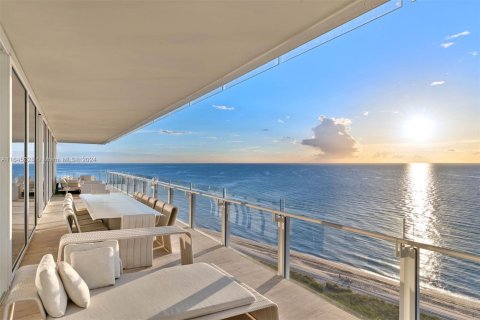 Copropriété à vendre à Surfside, Floride: 7 chambres, 686.27 m2 № 1330613 - photo 1