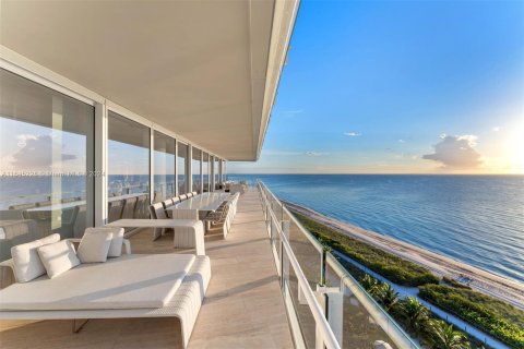 Copropriété à vendre à Surfside, Floride: 7 chambres, 686.27 m2 № 1330613 - photo 13