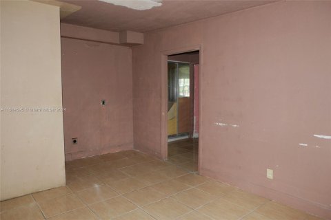 House in North Miami Beach, Florida 3 bedrooms, 181.62 sq.m. № 1402829 - photo 23