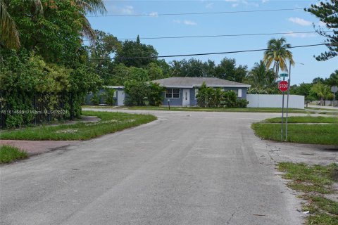 Villa ou maison à vendre à North Miami Beach, Floride: 3 chambres, 181.62 m2 № 1402829 - photo 24