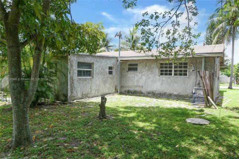 House in North Miami Beach, Florida 3 bedrooms, 181.62 sq.m. № 1402829 - photo 4