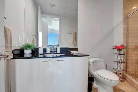 Condo in Sunny Isles Beach, Florida, 2 bedrooms  № 1402938 - photo 30